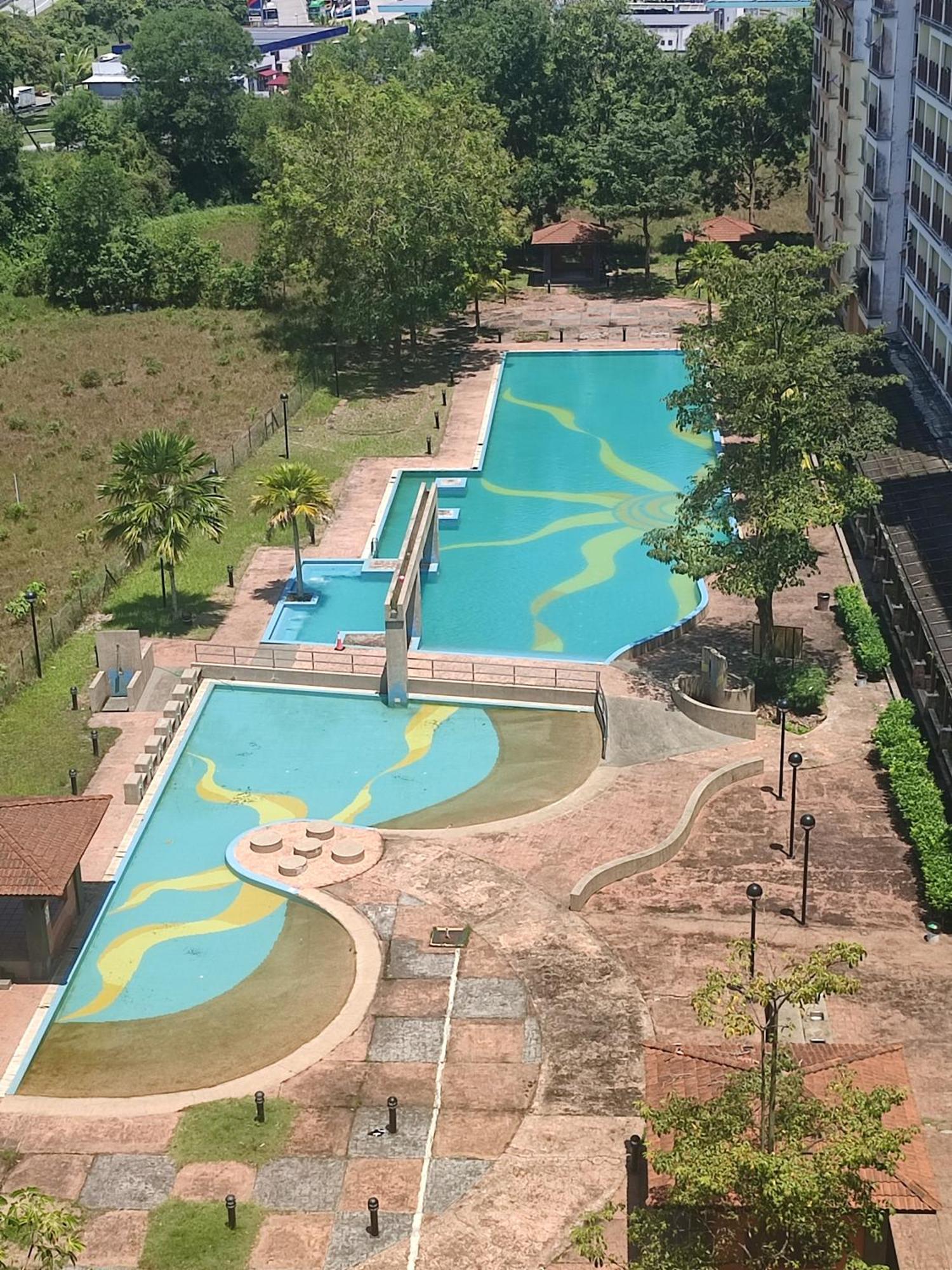Sofea Inn Bukit Merah - Suria A7733 Kampong Selemat Exterior foto